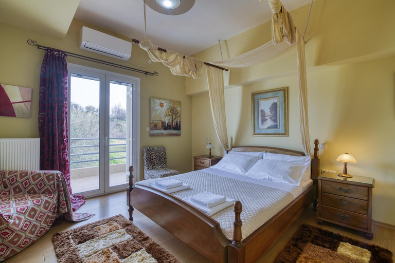 Bedroom 3, The House Olympia, West Greece