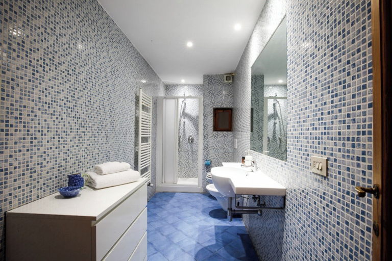 Bathroom 4, Elegant 2BR Apartment, Florence