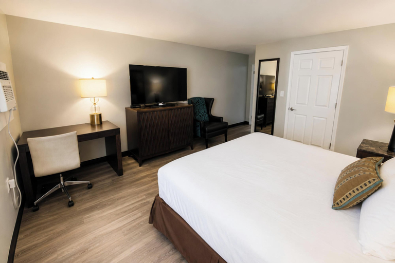 Room 2, Rocky Mount Motel near Hwy 220, Franklin