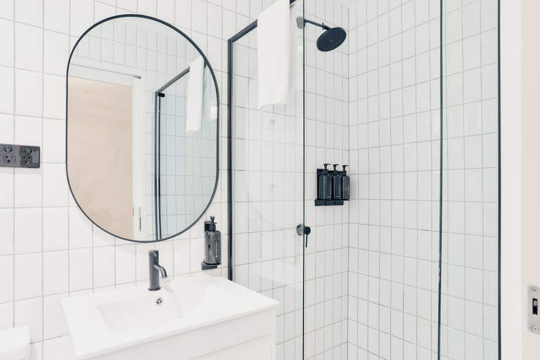 Bathroom 4, The Strand Hotel, Sydney