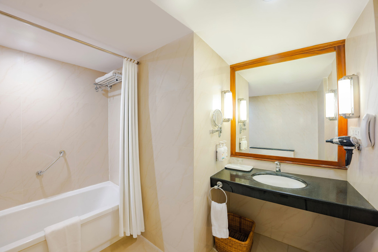 Bathroom 4, MGM Mark Whitefield, Bangalore