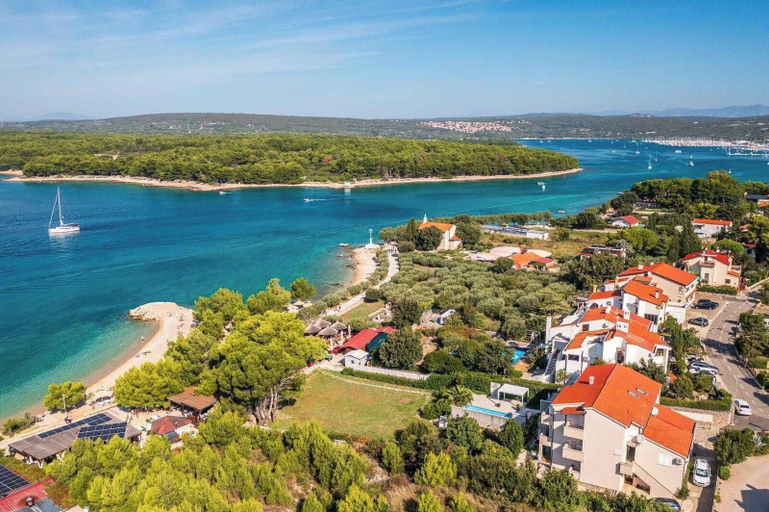 Aerial view, Apartments Molly, Punat
