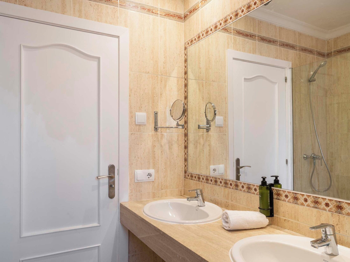 Bathroom 4, Ona Village Cala d'Or, Baleares