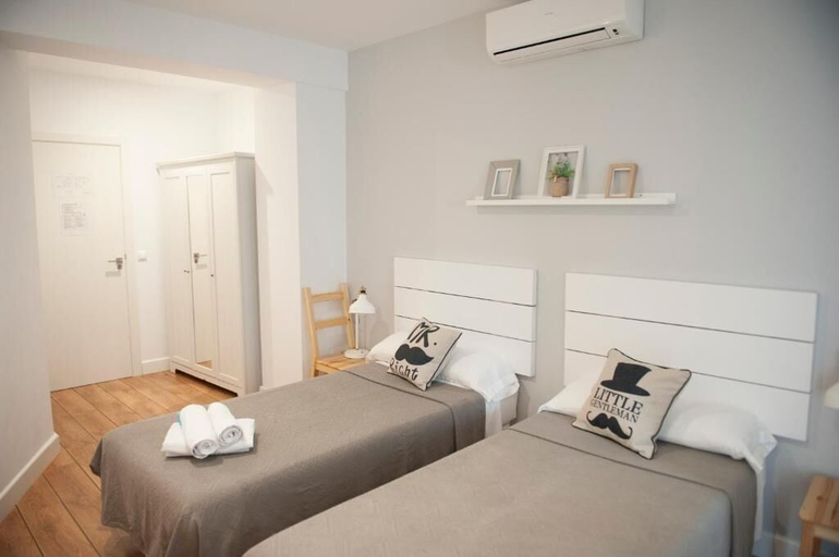 Room 5, Hostal Smile & Co, Alicante