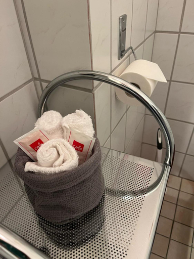 Bathroom 3, Haus Heidetal, Heidekreis