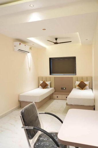 Room 4, SHRI PRASAD EXECUTIVE, Solapur