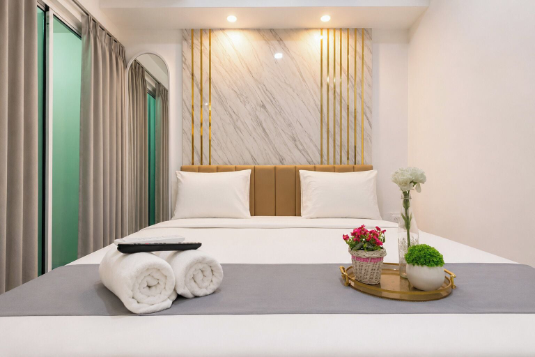Room 4, Fully Furnished Studio Apartment At Westown View Surabaya, Surabaya