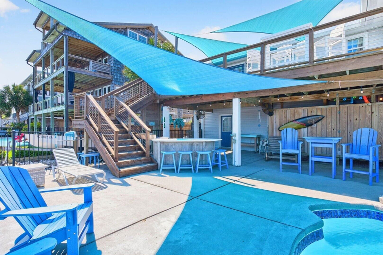 Outdoor dining 3, Island Time 3 Bedroom Home
