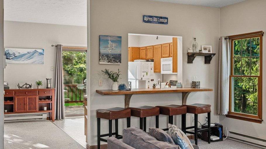 Interior 5, Aspen Hollow by Avantstay Group-friendly Stay + Deck Dining + BBQ Near Ski + Waterparks, Monroe