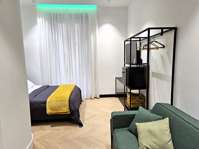 Bedroom 2, Orefici Place, Napoli