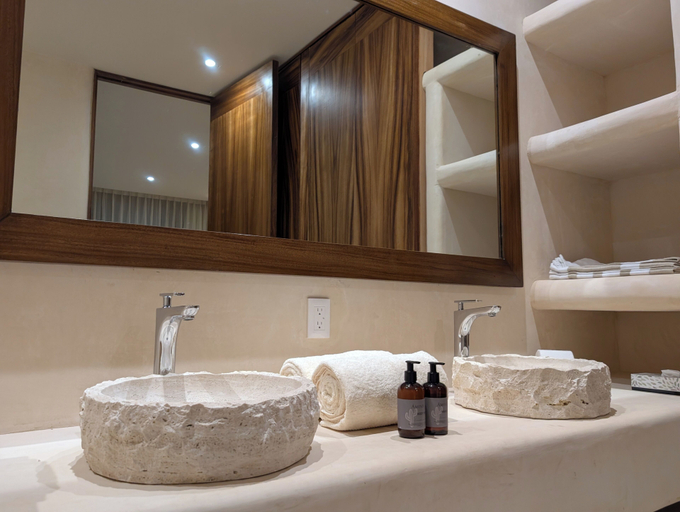 Bathroom 4, Amina Wind Resort by Tasman, La Paz