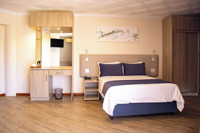 Bedroom 3, Regal Inn Ballito, iLembe