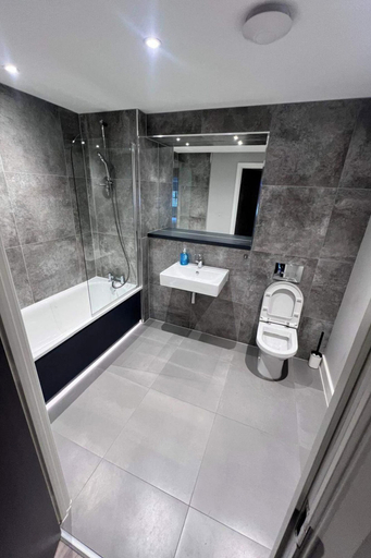 Bathroom 5, Cozy Central London, Zone 1 Apartment, Sleeps 5, London