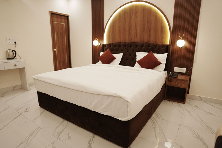 Room 2, VENUS INN ROOMS AND BANQUETS, Lucknow