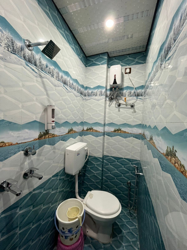Bathroom 3, Neelkanth PG House, Varanasi