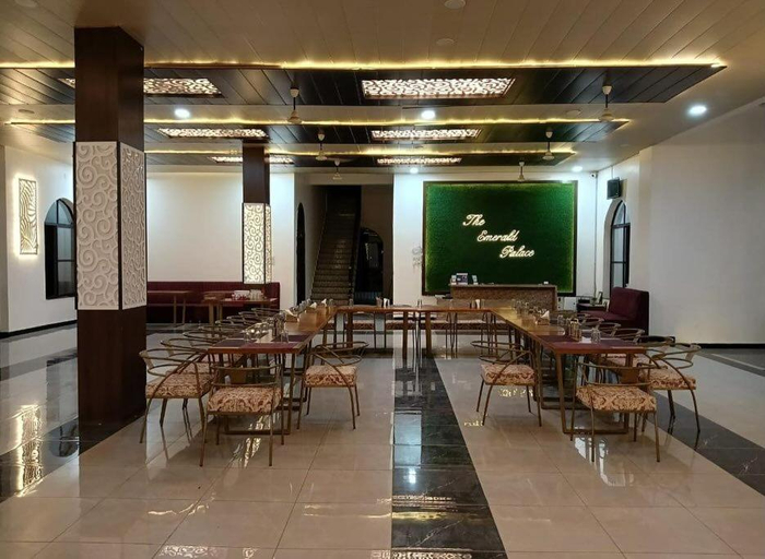 Food & Drinks, The Emerald Palace, Sehore