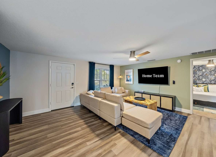 Room 2, Pool Hot Tub Game Room More - Sleeps 10, Manatee