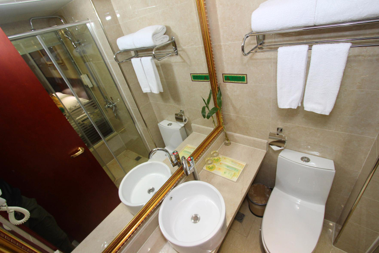 Bathroom 4, Vienna Hotel Hangzhou Linping Xinghuo South Road, Hangzhou
