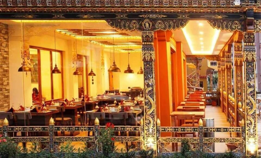 Outdoor dining, Penchu Boutique Hotel, Wangchang