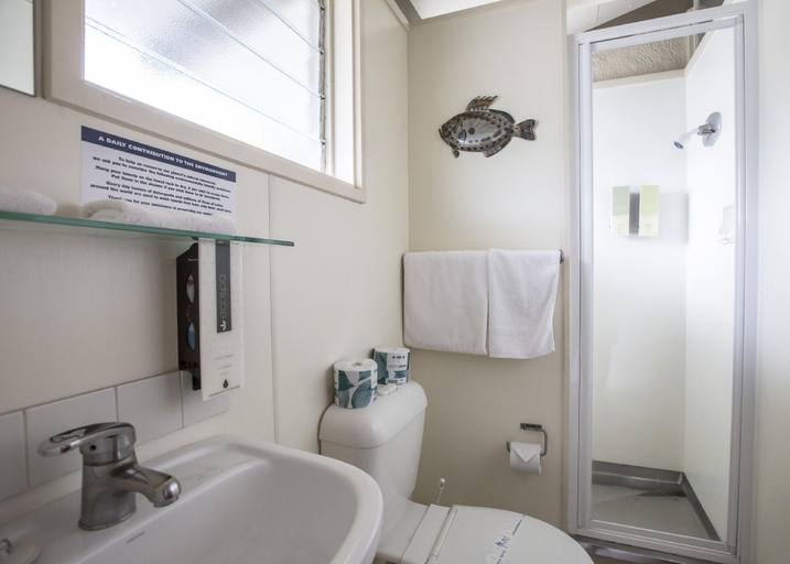 Bathroom 5, Kennedy Park Resort, Hastings