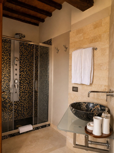 Bathroom 5, Rocca d'Orcia Suites and Villas, Siena