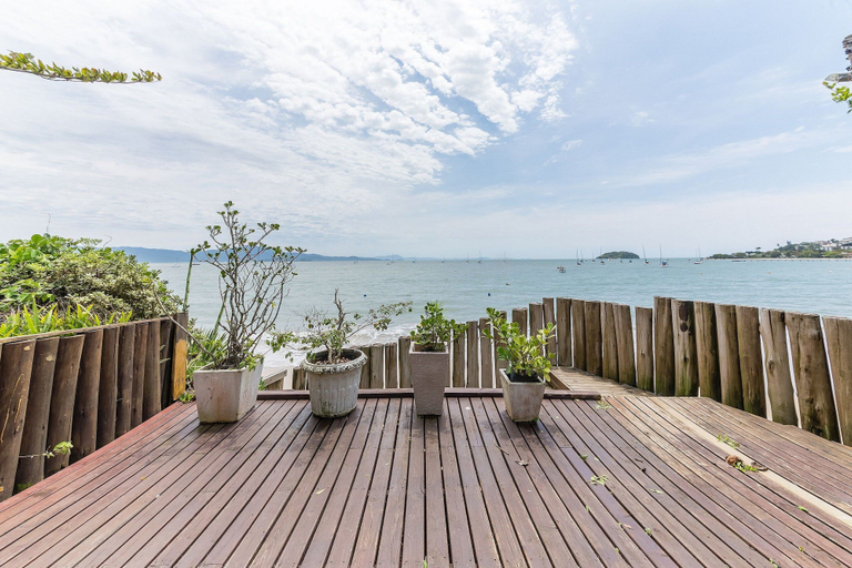 Property grounds 4, Apartment on the Sand With Side sea View Jbm302, Florianopolis