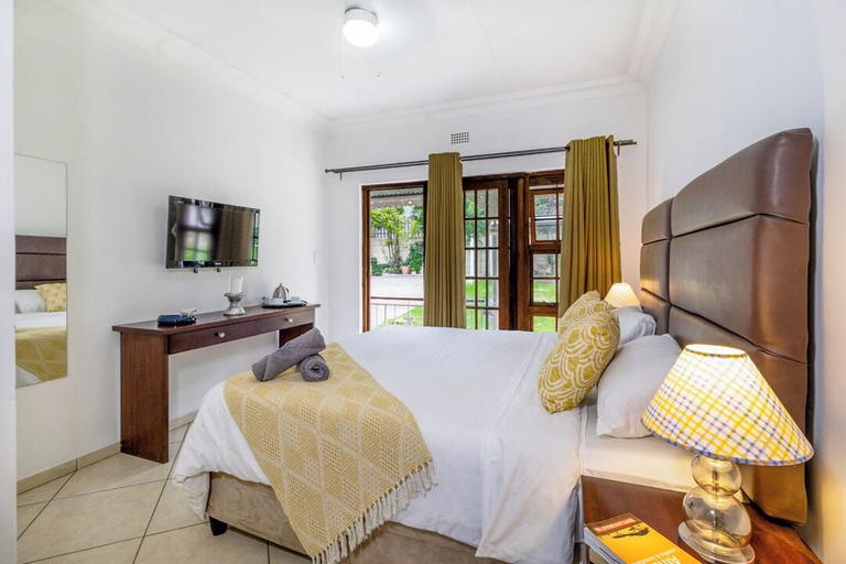 Room 5, Comfort on Cabot, Ekurhuleni