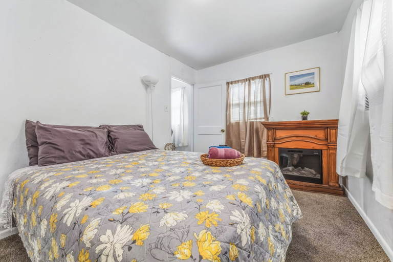 Room 5, Coffield, Bell
