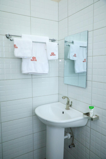 Bathroom, Galaxy Motel, Kampala