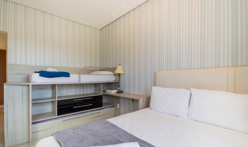 Room 5, Apartment Sea View in Beachfront Condo Asr0201, Florianopolis