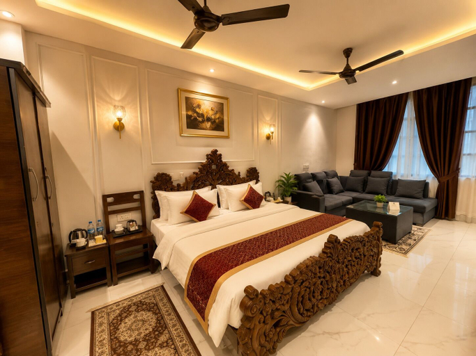 Room 4, Hotel Kasa Stays Near DTU Rohini, Delhi