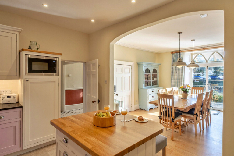 Dining 5, Riverside Cottage With Terrace, Cornwall
