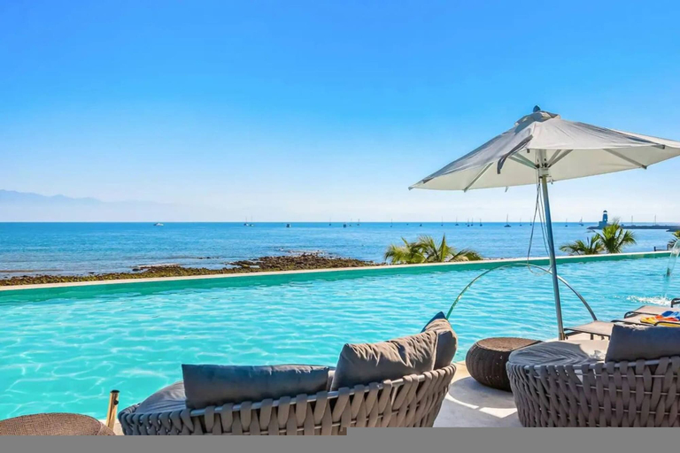Room 5, Beachfront Luxury at Tizate Pool Concierge, Compostela