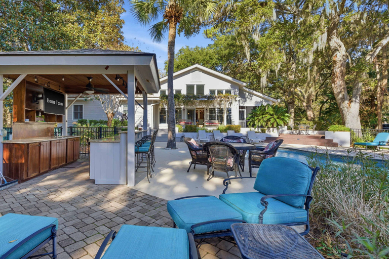 Room 2, Vacation Paradise - Private Pool Fire Pit BBQ, Beaufort