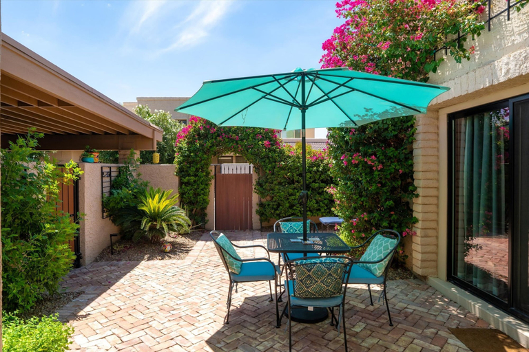 Room 5, The Haven Private 3BR Pools Courts Firepit, Maricopa
