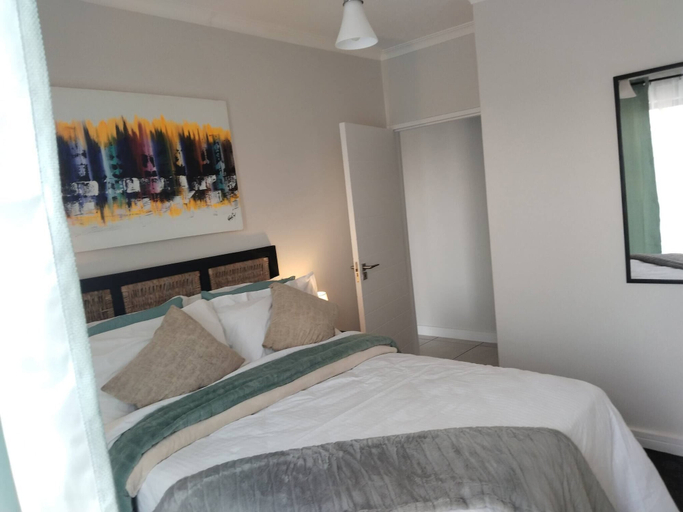 Room 4, Aurevia Properties01, City of Tshwane