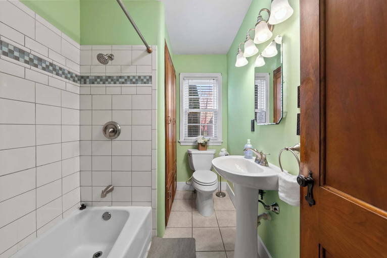 Bathroom 5, Getaway Glen Walkable, Franklin