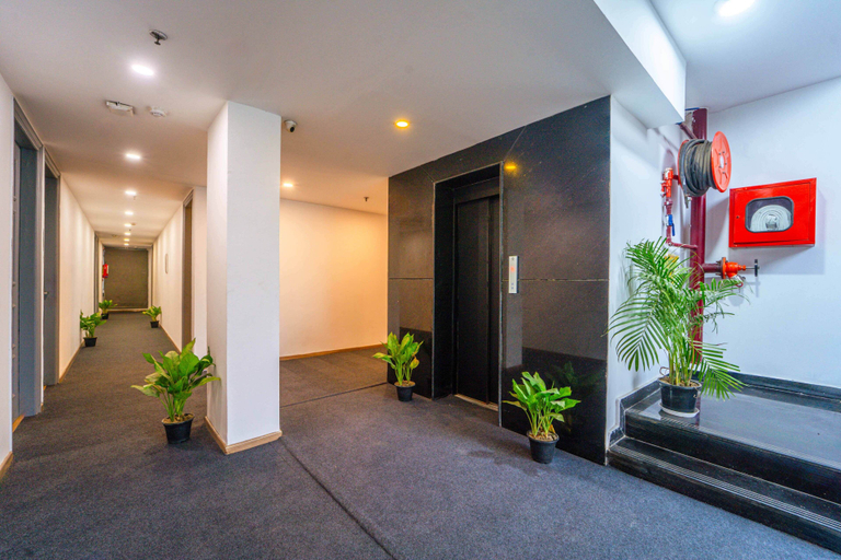 Public Area 2, Treebo Premium Inn, Gautam Buddha Nagar