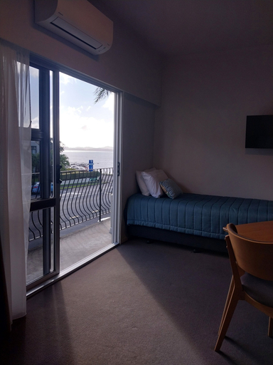 Bedroom 3, Bayview Motel, Far North