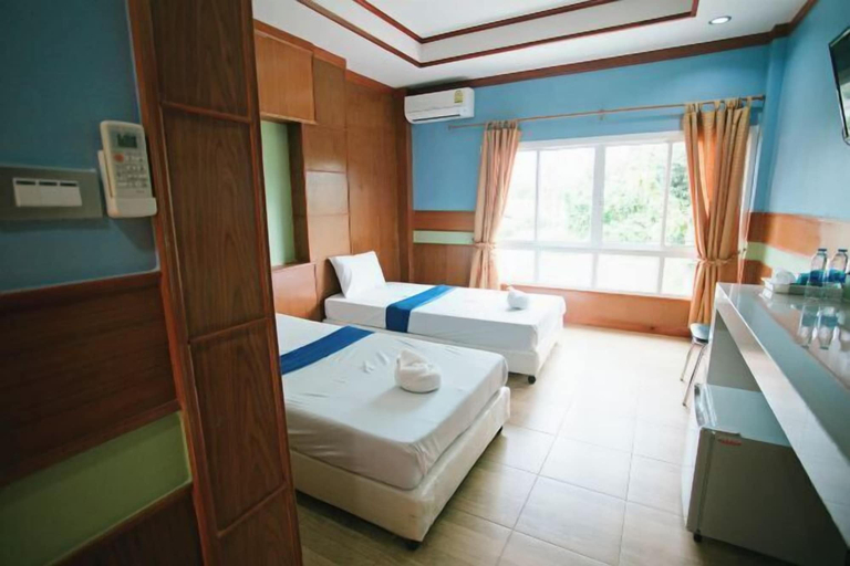 Bathroom 2, T.W. Sea View Hotel, Tha Sala