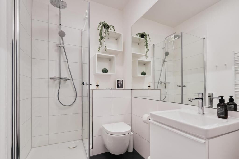 Bathroom 5, Saniertes Altbauzimmer an der Karlsaue, Kassel
