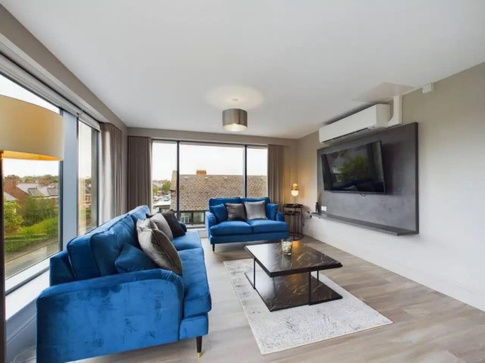 Living area 5, Belfast Blissful Apartment With Views, Belfast