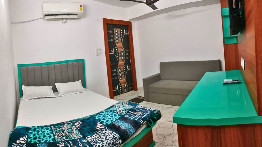 Room 4, Hotel P P Palace, Purbi Singhbhum