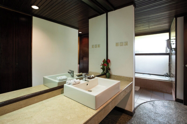 Bathroom 3, The Buyan Resort Bedugul, Tabanan