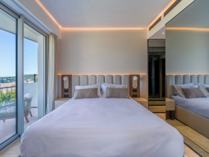 Room 4, Exceptional Apartment With Terrace & Sea View, Alpes-Maritimes