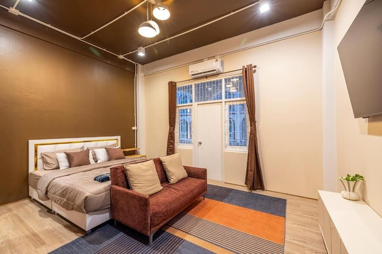 Room 5, Queen On Street Guesthouse, Pulau Phuket