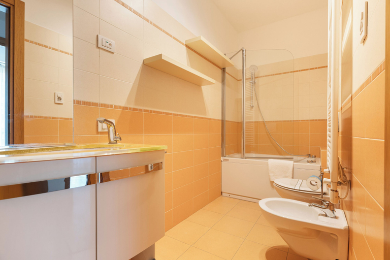 Bathroom 5, Brera Apartments in Missori, Milano