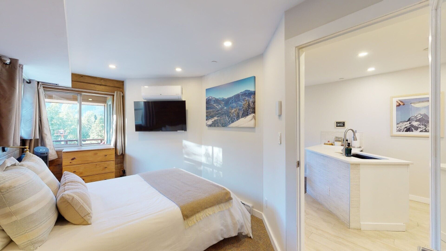 Bedroom 3, Marketplace Lodge - Whistler Premier, Squamish-Lillooet