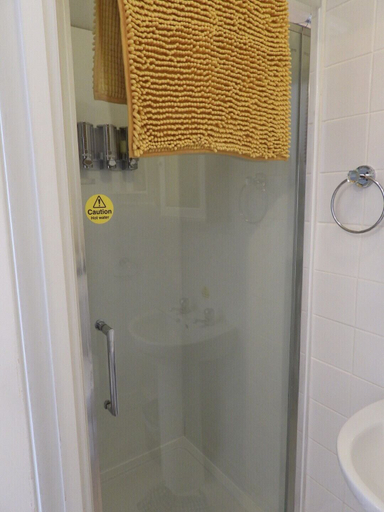 Bathroom 5, Kings Arms Hotel, Devon