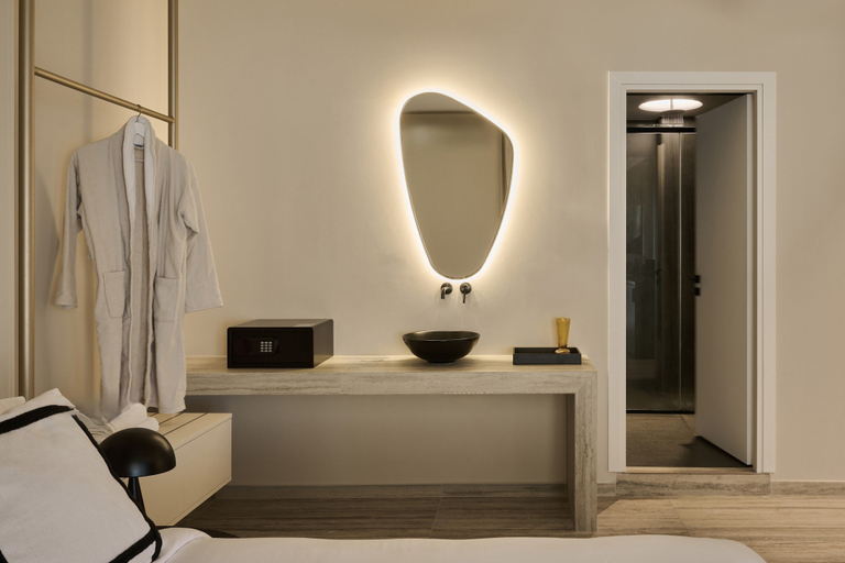 Bedroom 5, Finders Top Floor Apartments, Attica